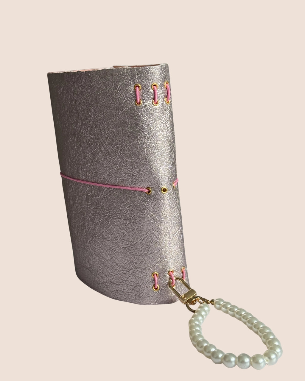 Pearl clip-on lock charm