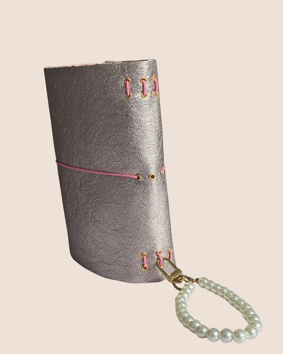 Pearl clip-on lock charm